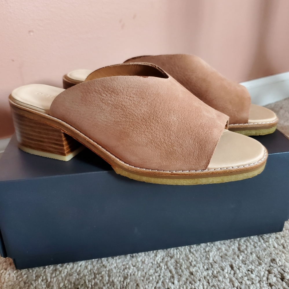 Amara mule sandstone nubuck 7.5 M $150